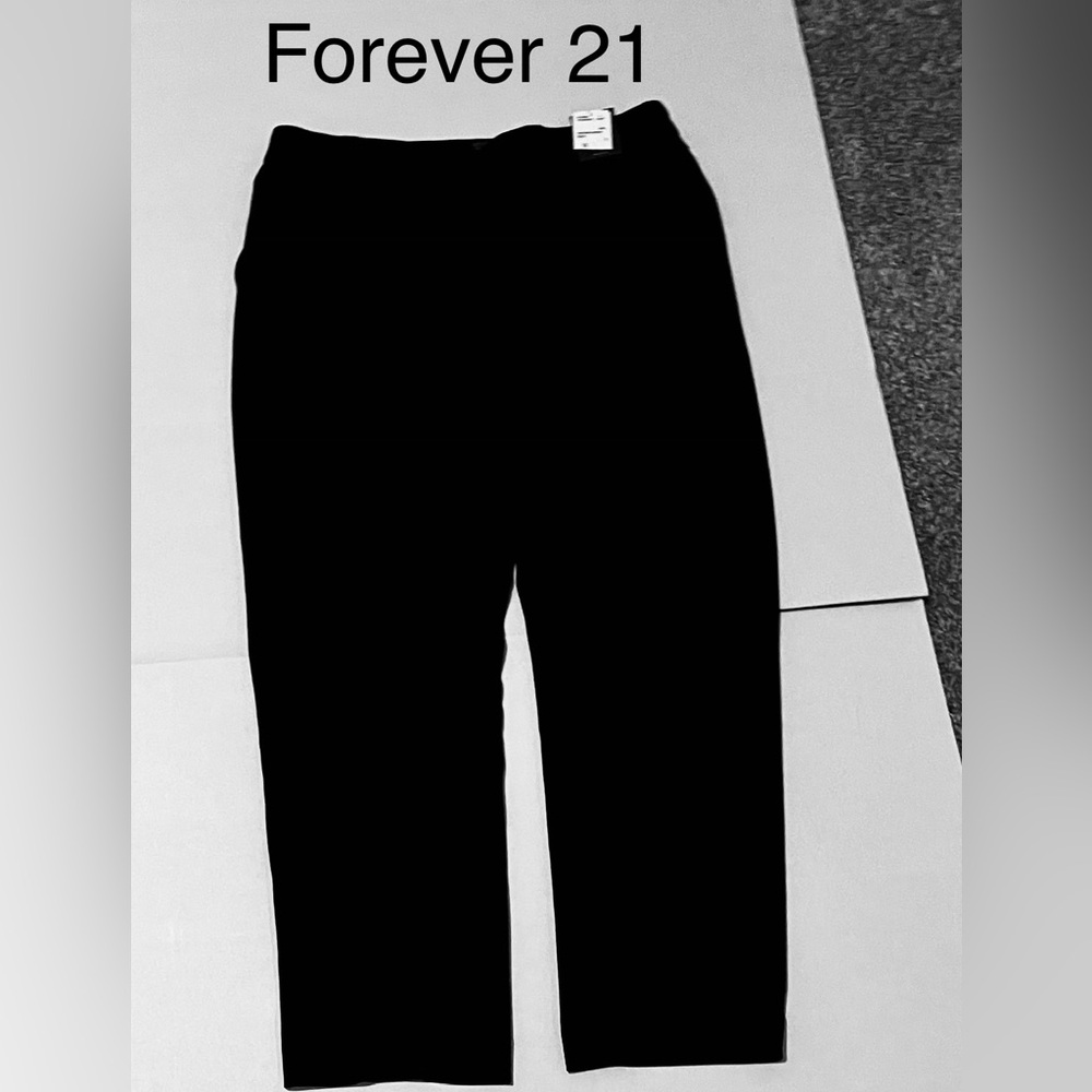 Forever 21 Women’s NWT Woven Black Zip Up Pants/Ankle            SIZE XL